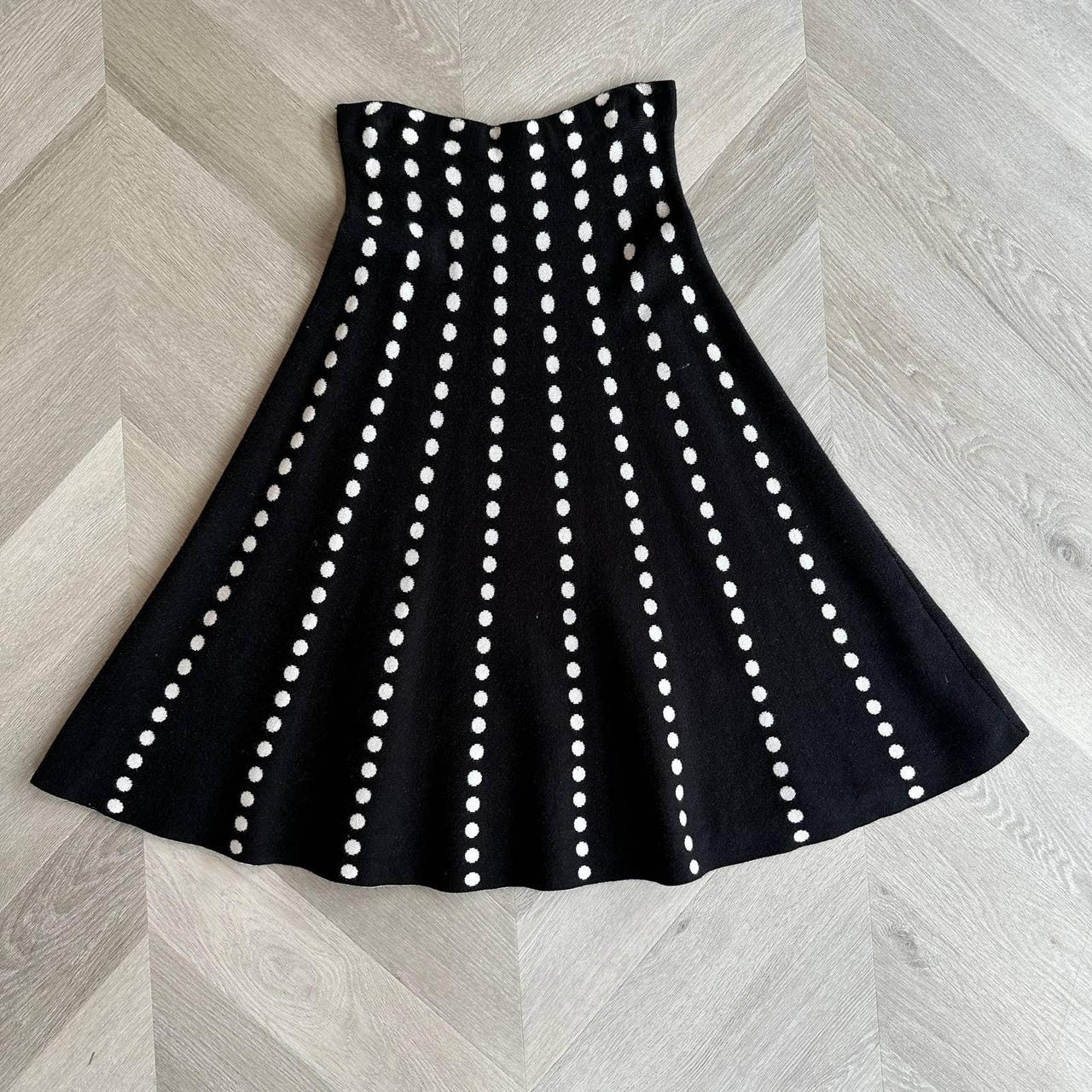 Black and white outlet skirt xs