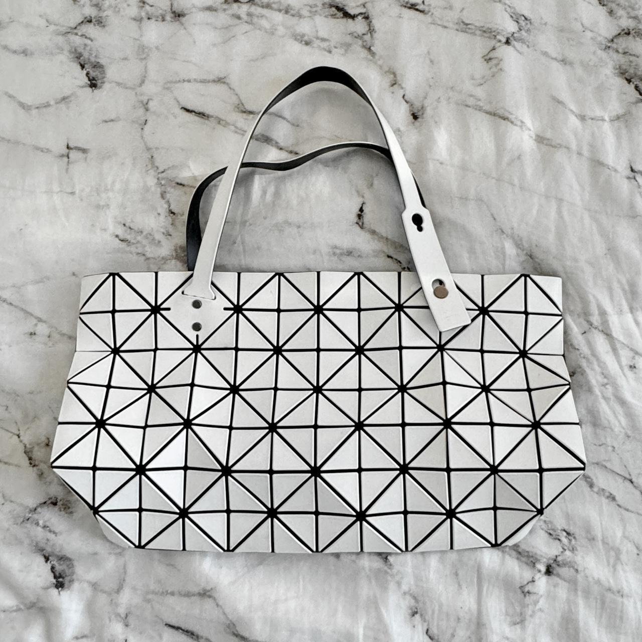 【週末限定SALE】BAOBAO ISSEY MIYAKE ホワイト NEW WITH TAGS Bao Bao Issey Miyake Prism Large Tote WHITE | eBay