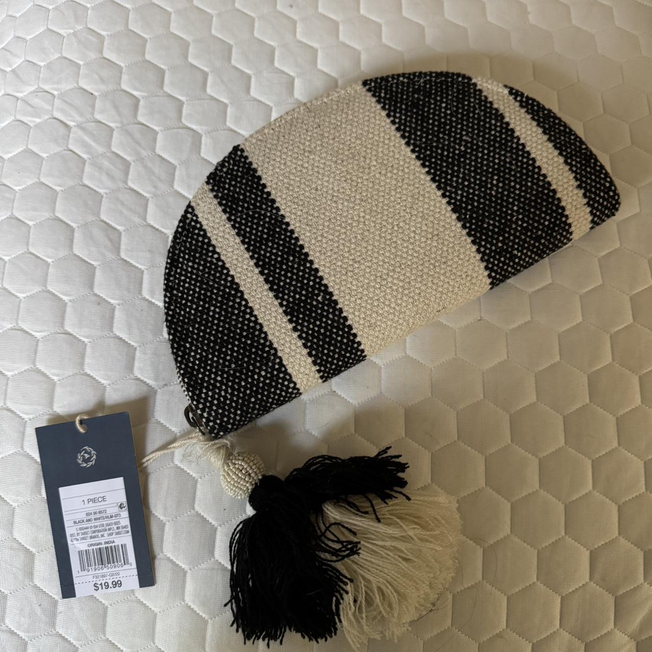 Universal Thread Women's Makeup and toiletry bags… - image 5