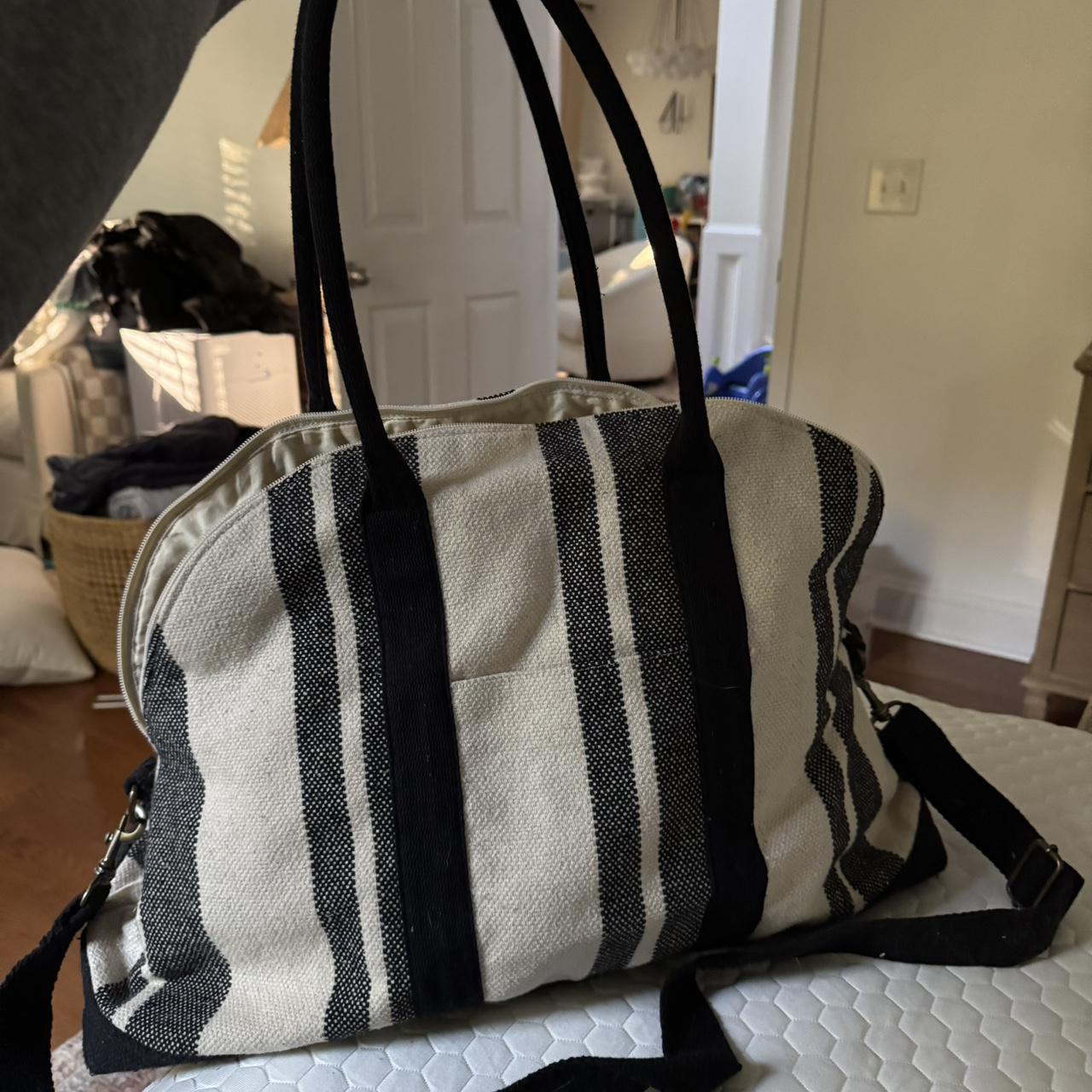 Universal Thread Women's Makeup and toiletry bags… - image 7