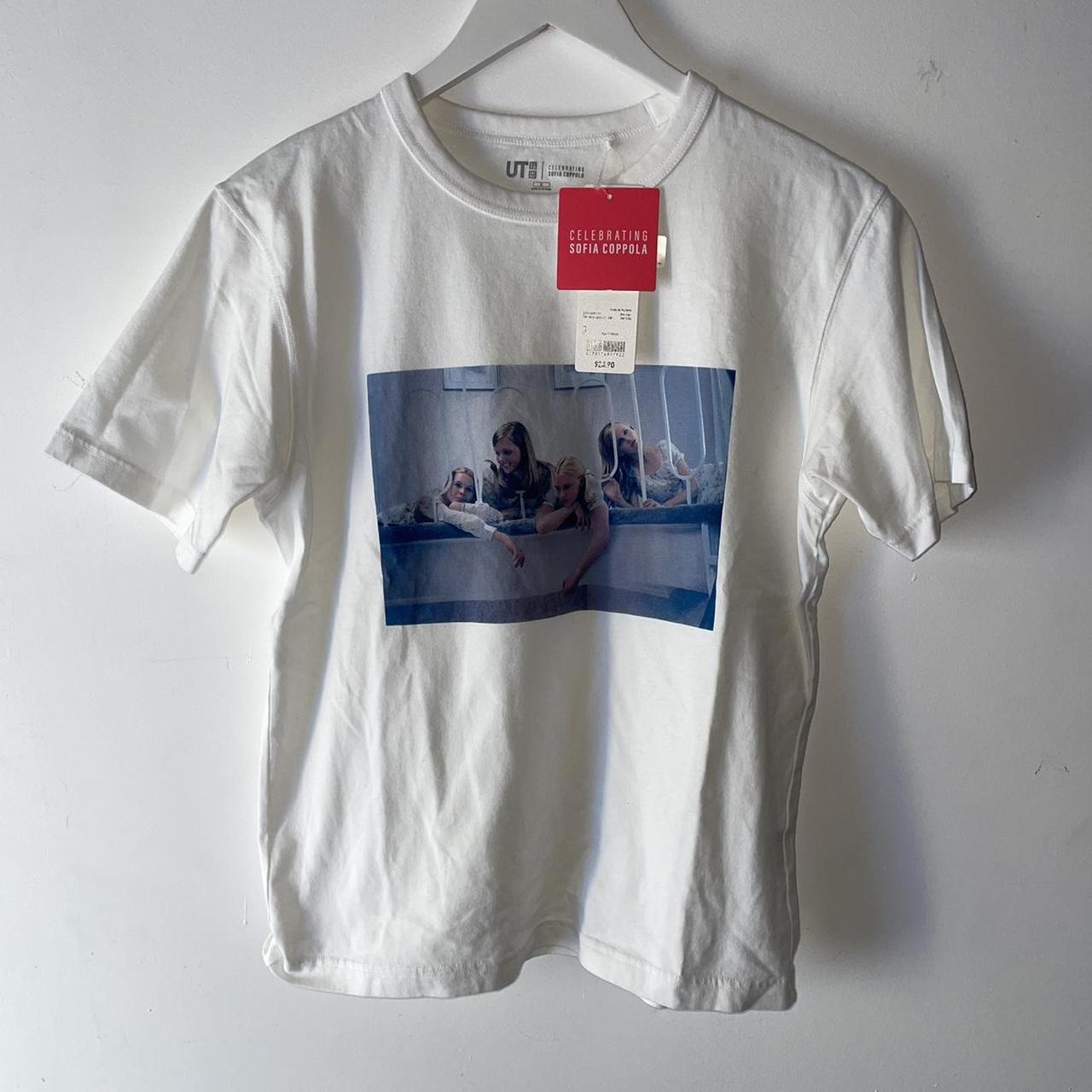 UNIQLO Women's Tshirt Depop