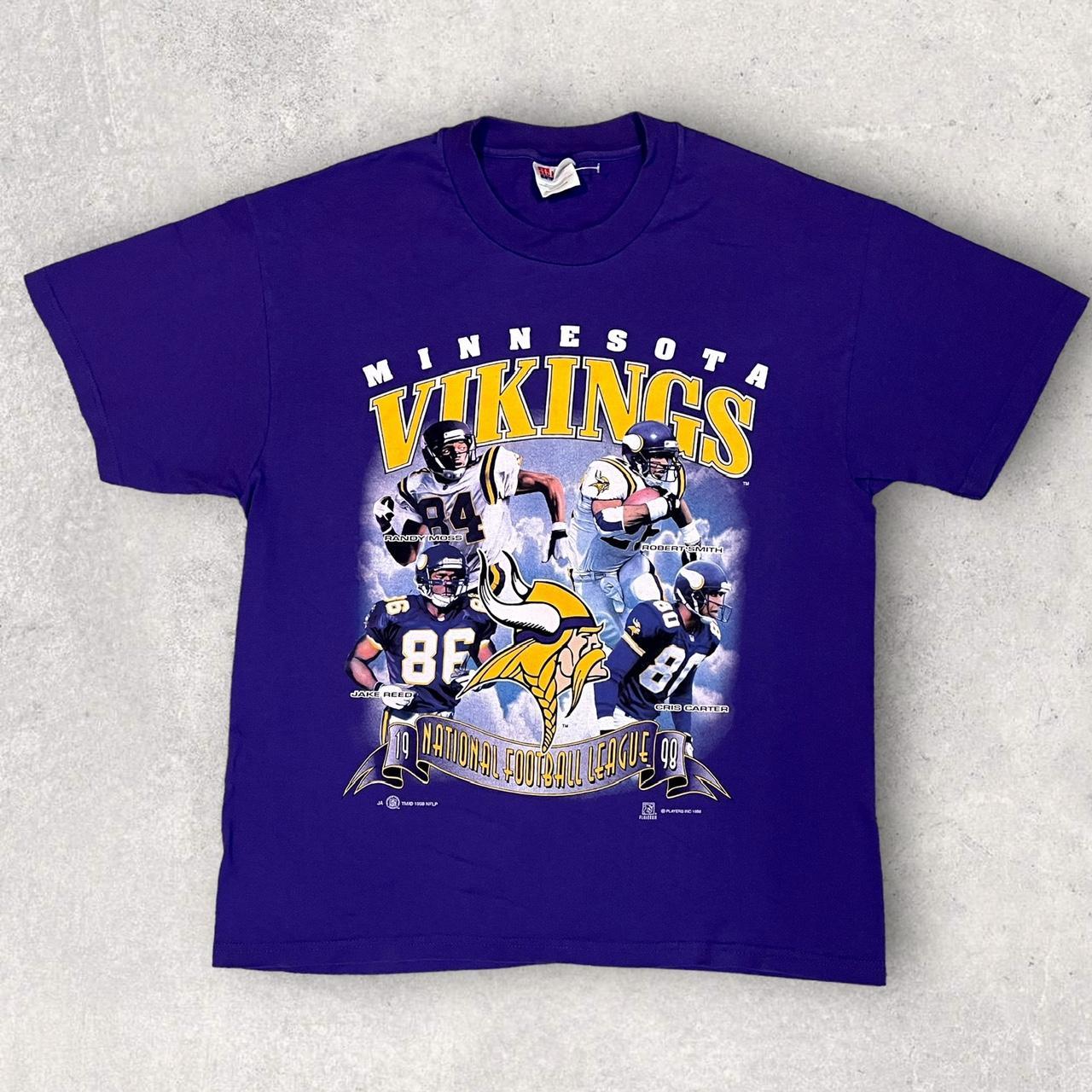 MINNESOTA VIKINGS FOOTBALL - NFL Graphic T-Shirt size Large, color yellow