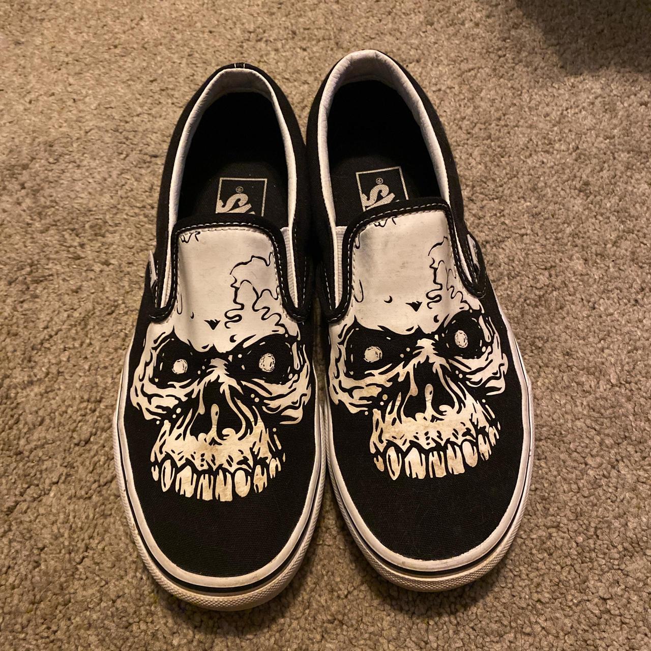 skull vans and they glow in the dark🫣🫣 RARELY worn... - Depop