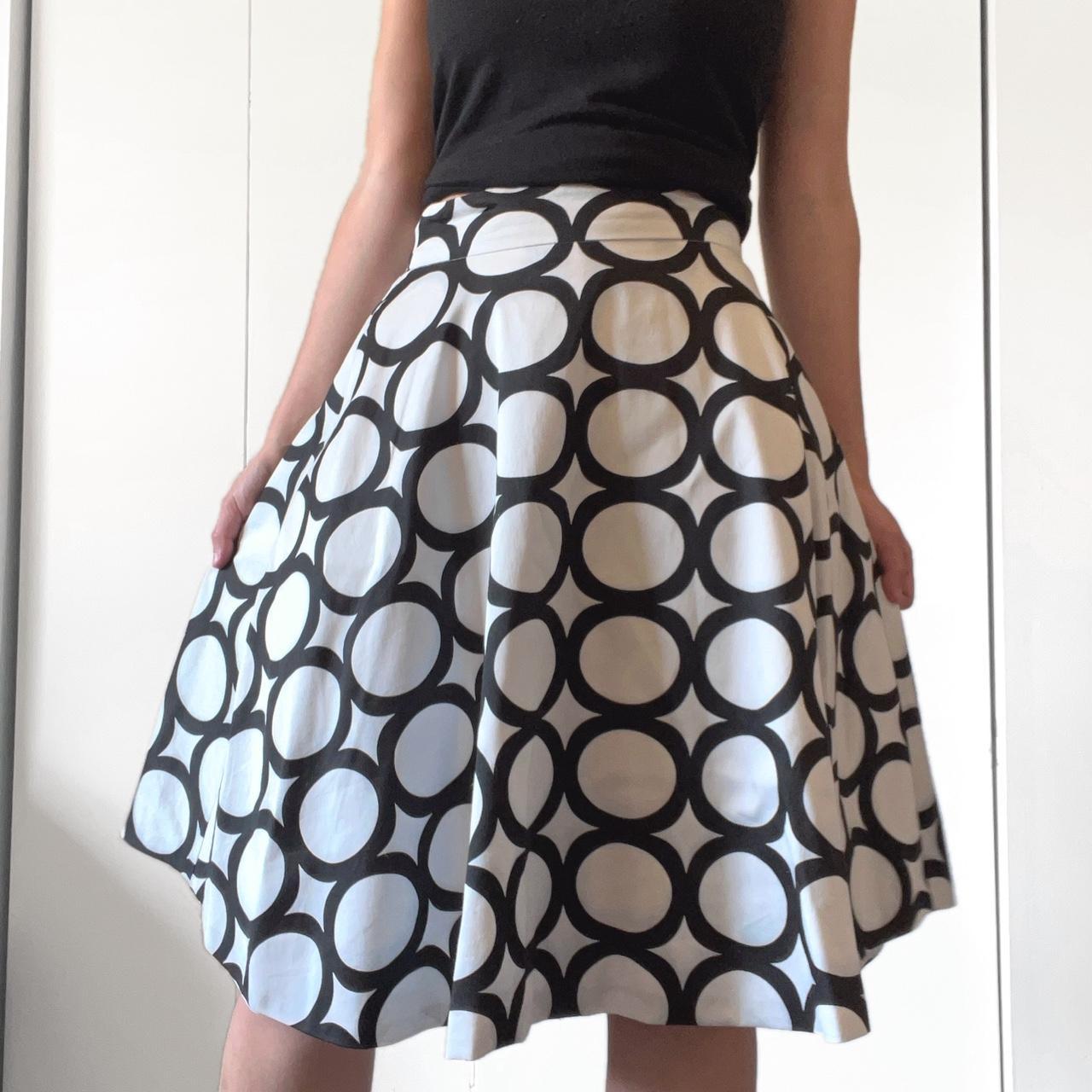 Black knee hotsell length circle skirt