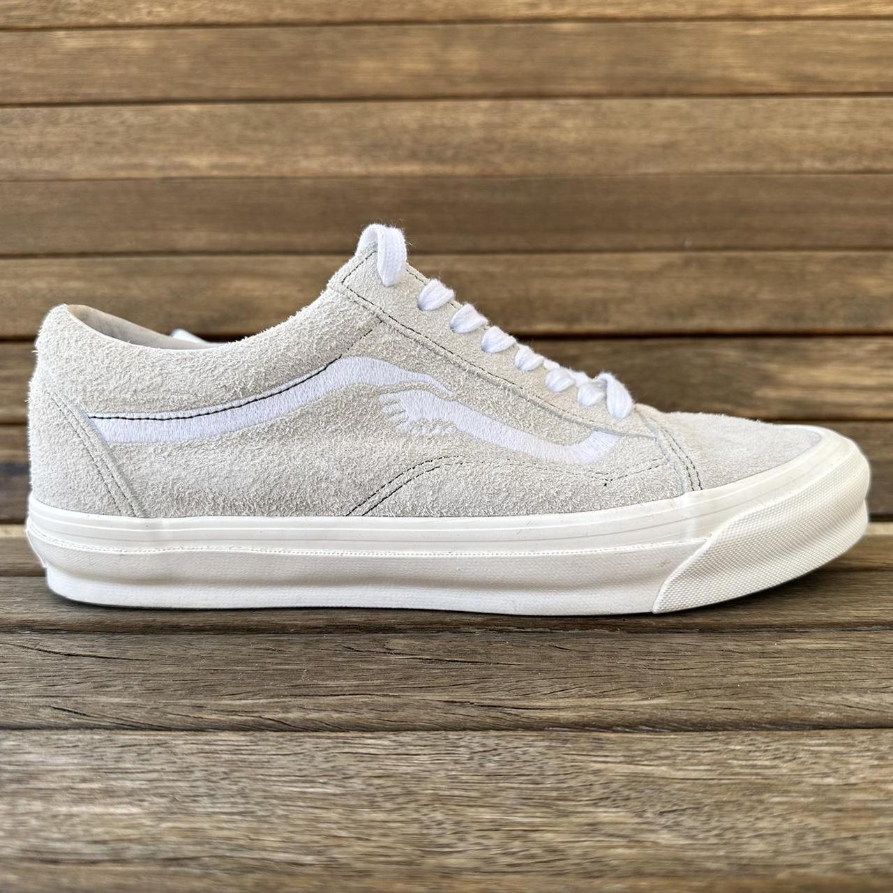 Vans store cream laces