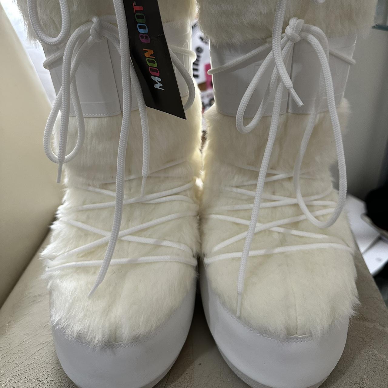 White cream fur Moonboots (Moon boot) Worn for 2hrs... - Depop