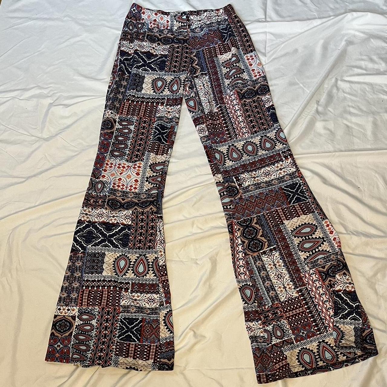 Lord & Taylor Pattered flares leggings excellent - Depop