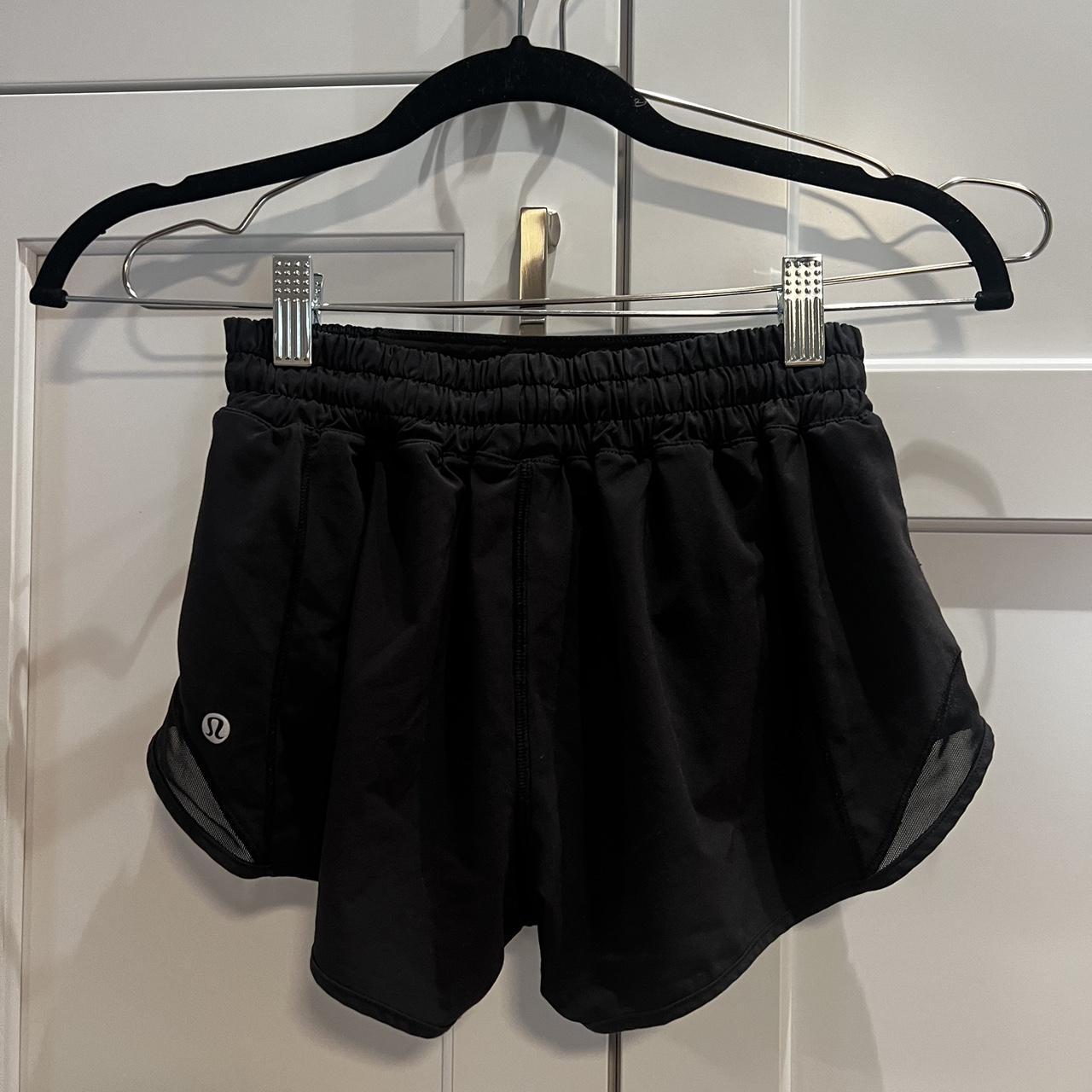 Lululemon Hotty Hot Shorts size 2 - Depop
