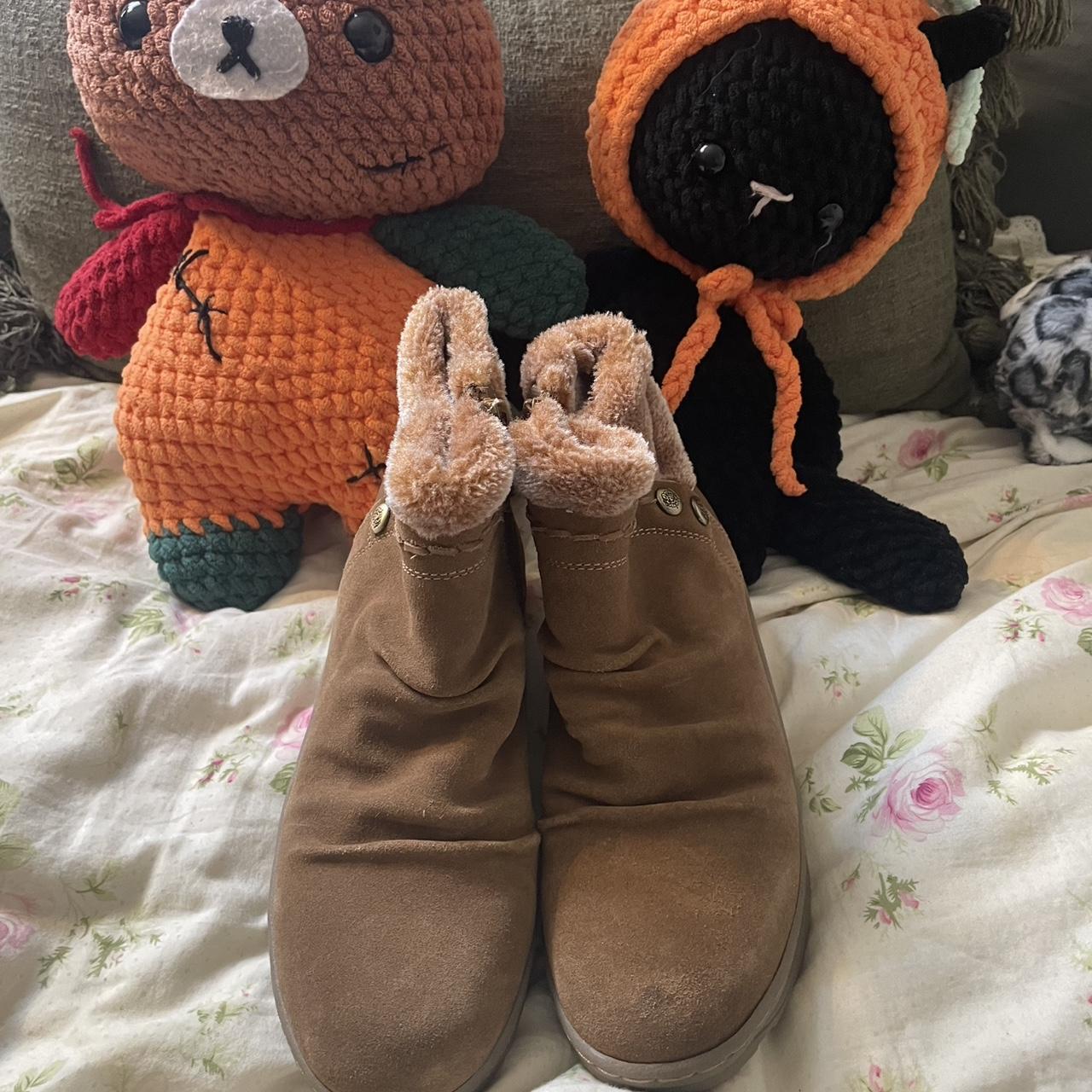 item listed by scarletrosethrift