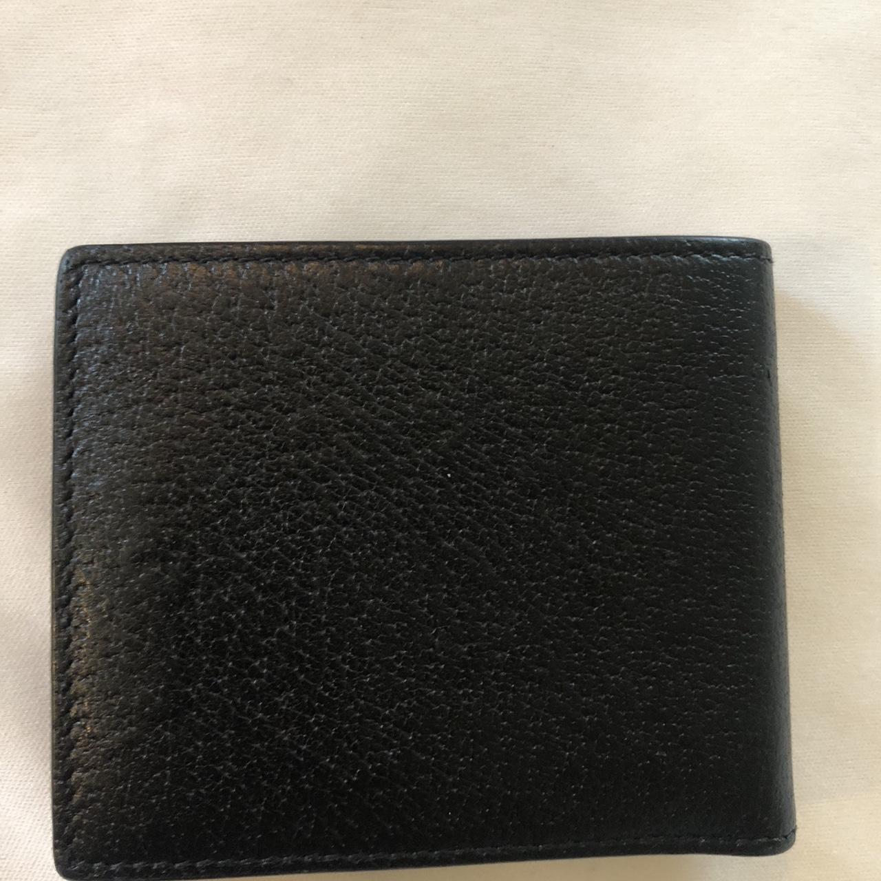 Gucci bee wallet £25 delivered no less. Message me - Depop