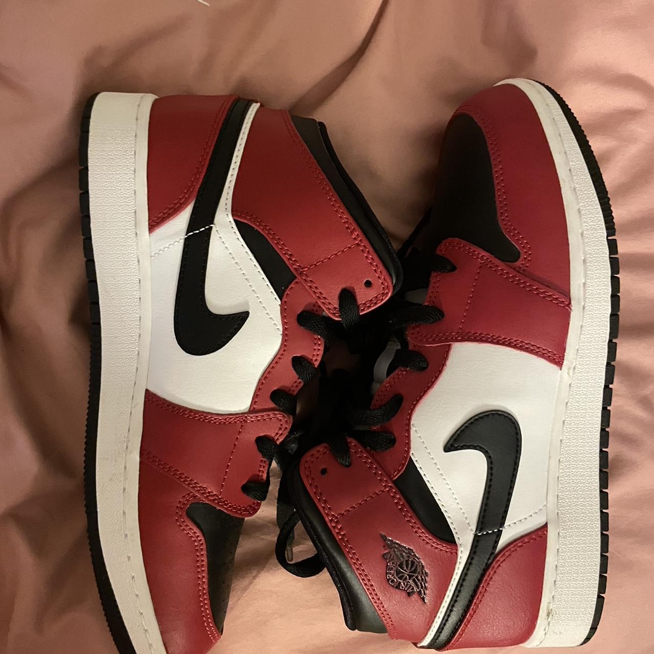 Jordan 1 shops Mid Chicago Toe