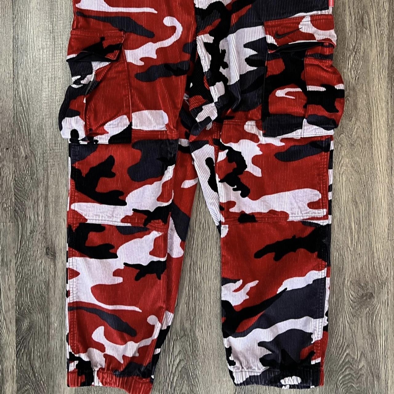 Red camo pants store zumiez