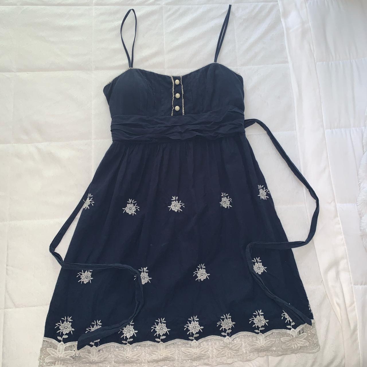 Small City Triangles dress. Could possibly fit a... - Depop