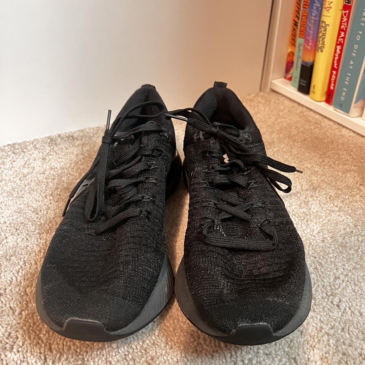 mens black nike running shoes