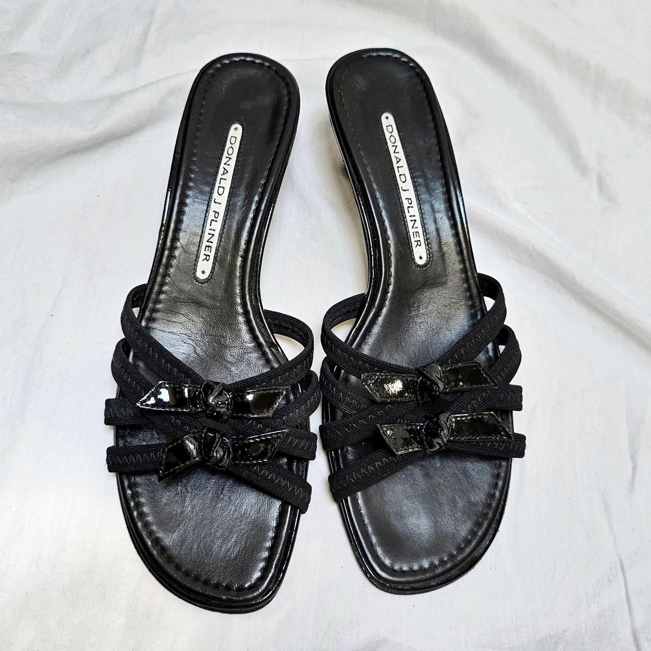 Donald pliner black sandals online