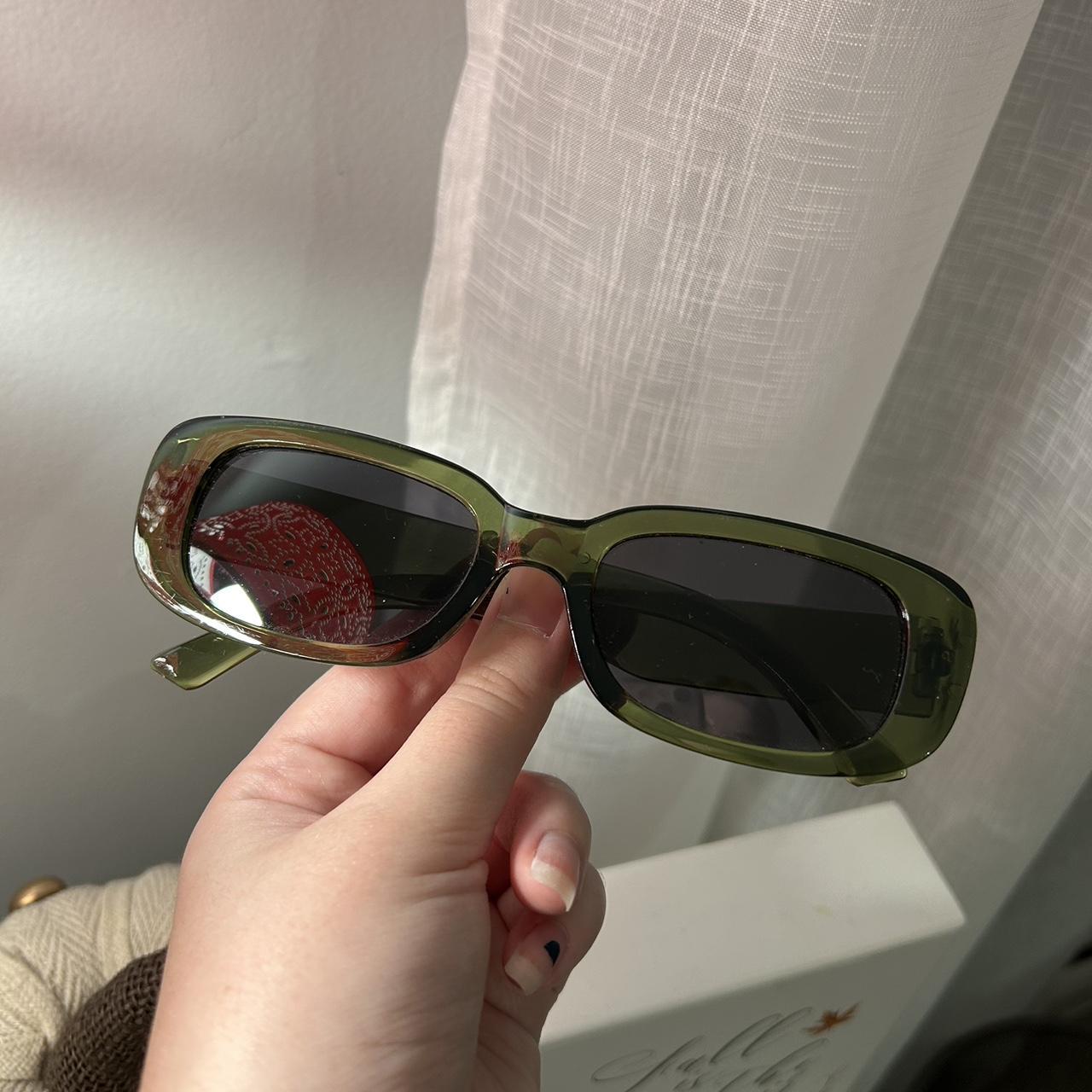 adorable green sunglasses   🏻, ~ so cute! perfect for...