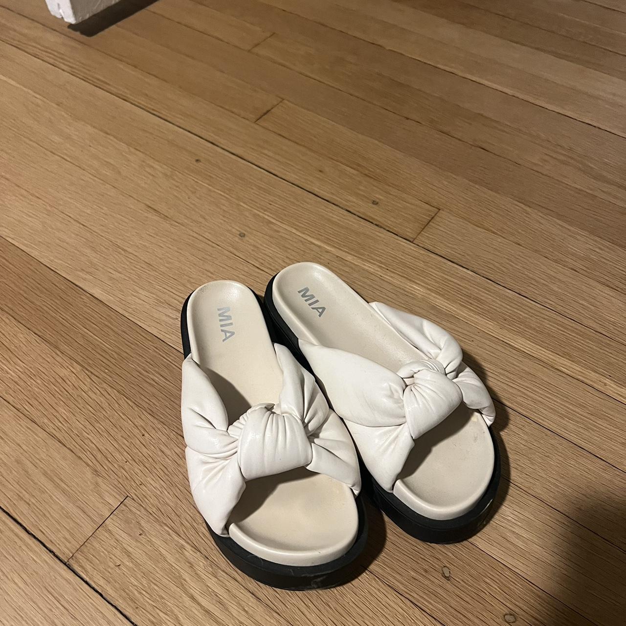 Mia on sale white sandals