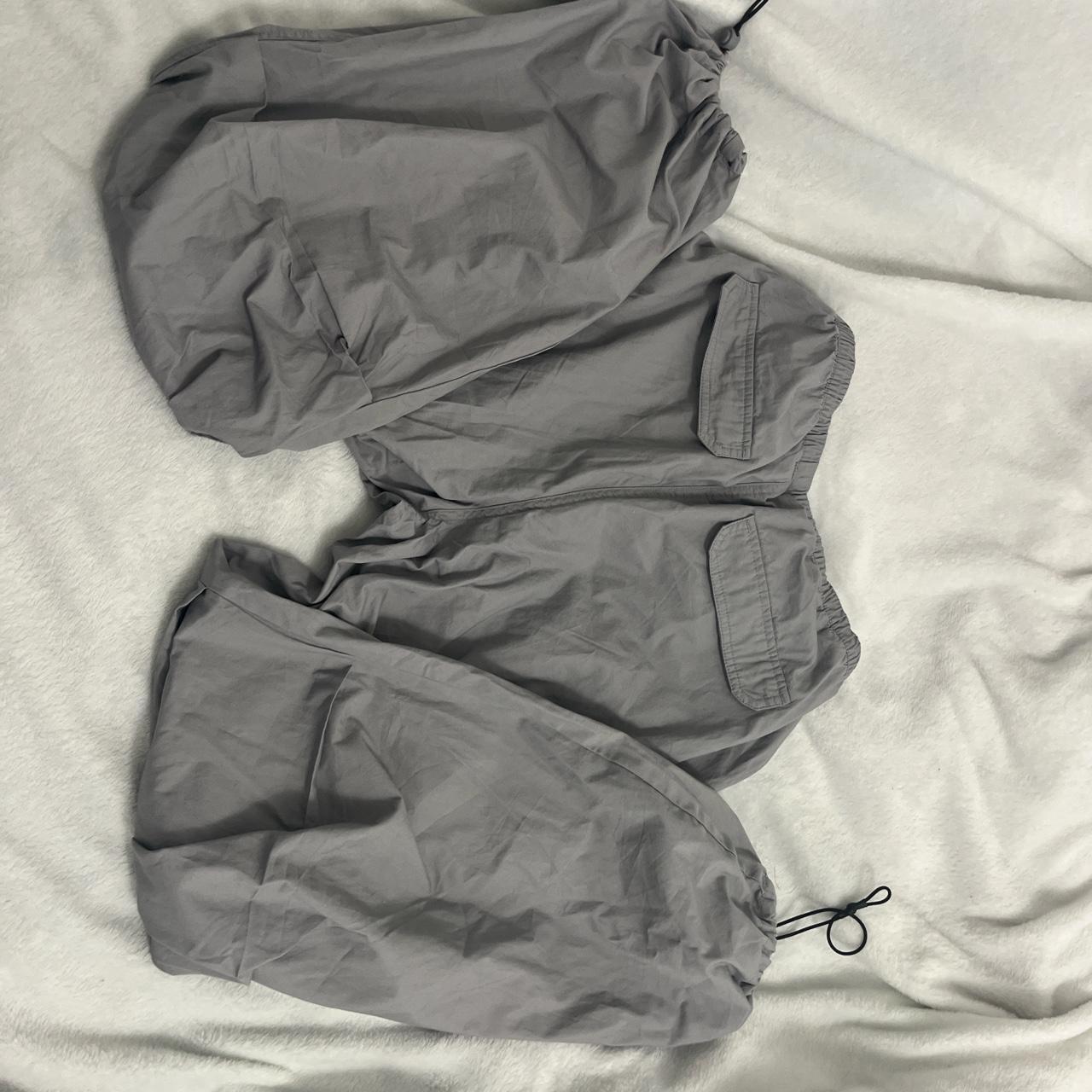 H&M Women's Grey and Black Trousers | Depop