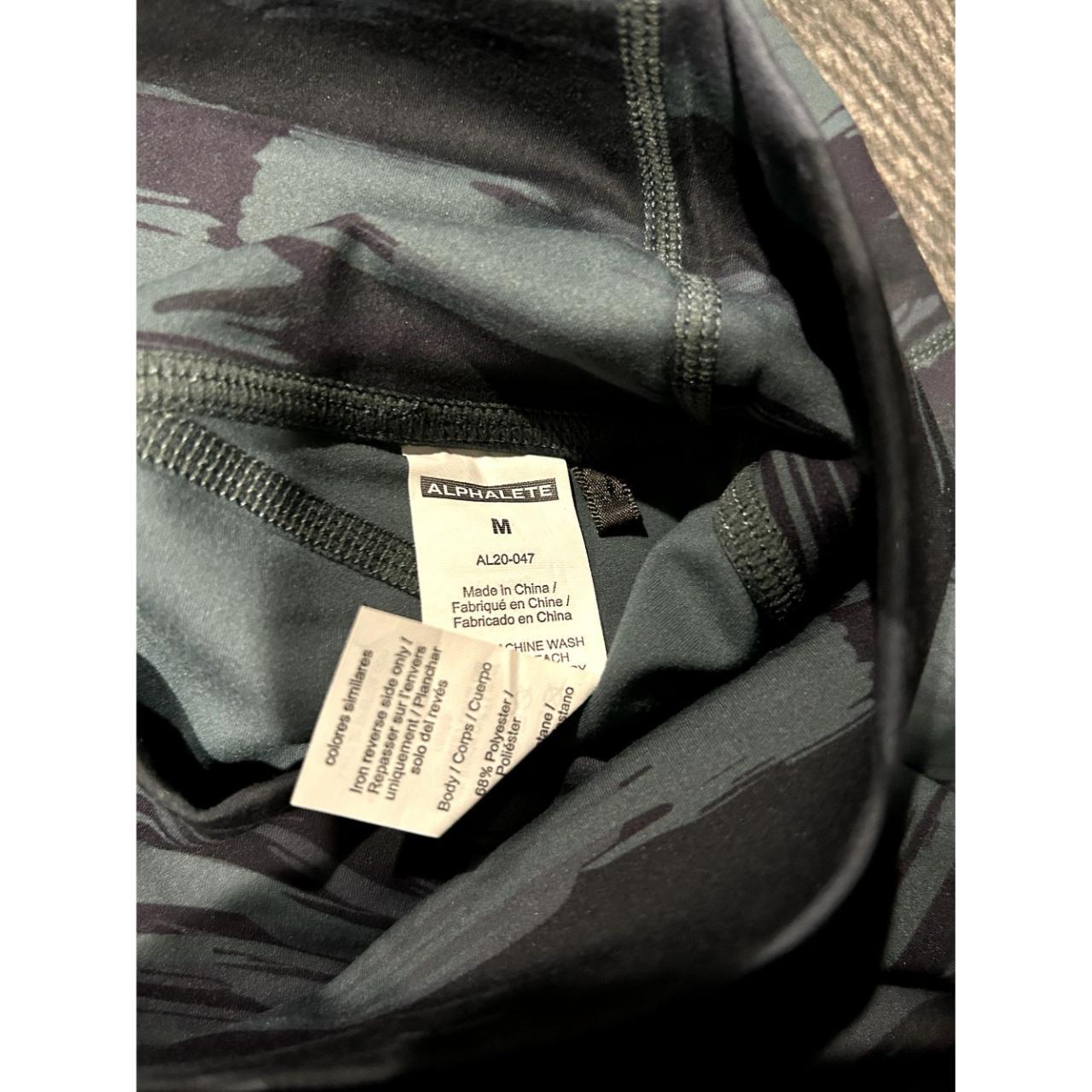 GENTLY USED ALPHALETE SUFRACE LEGGINGS COLOR... Depop