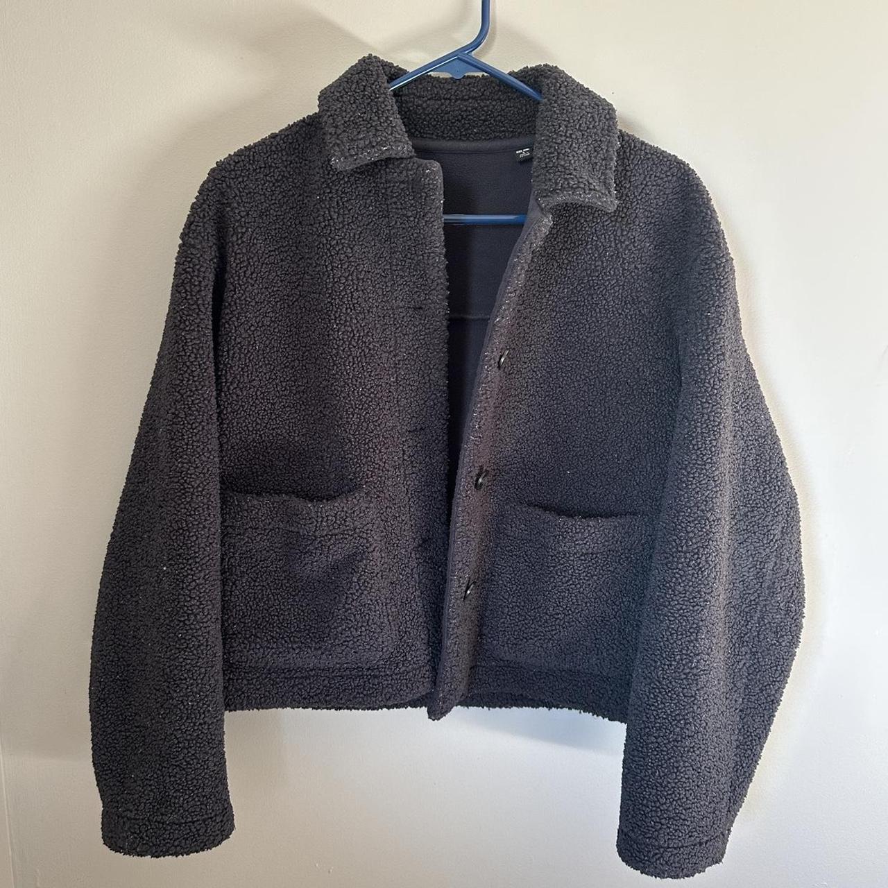 uniqlo charcoal grey sherpa it has a boxy crop fit.... - Depop