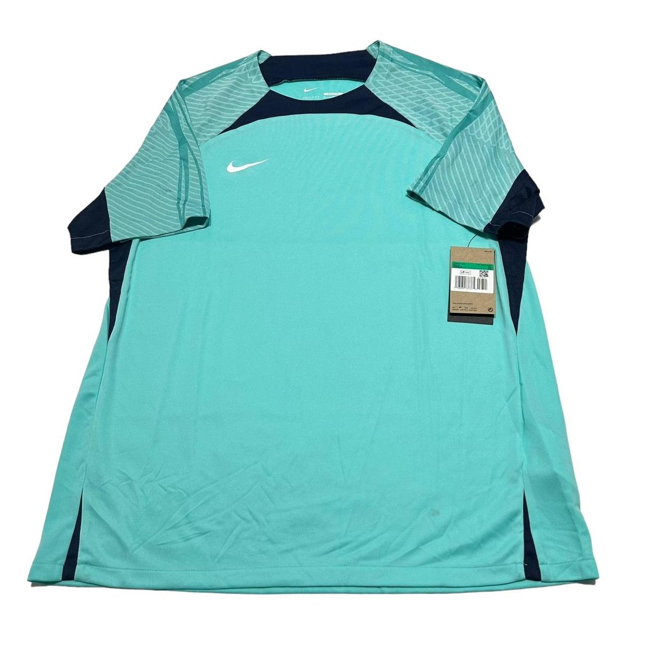 hyper jade nike shirt