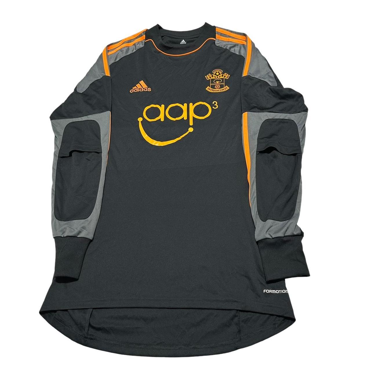 SOUTHAMPTON Goalkeeper Football Shirt 2013
