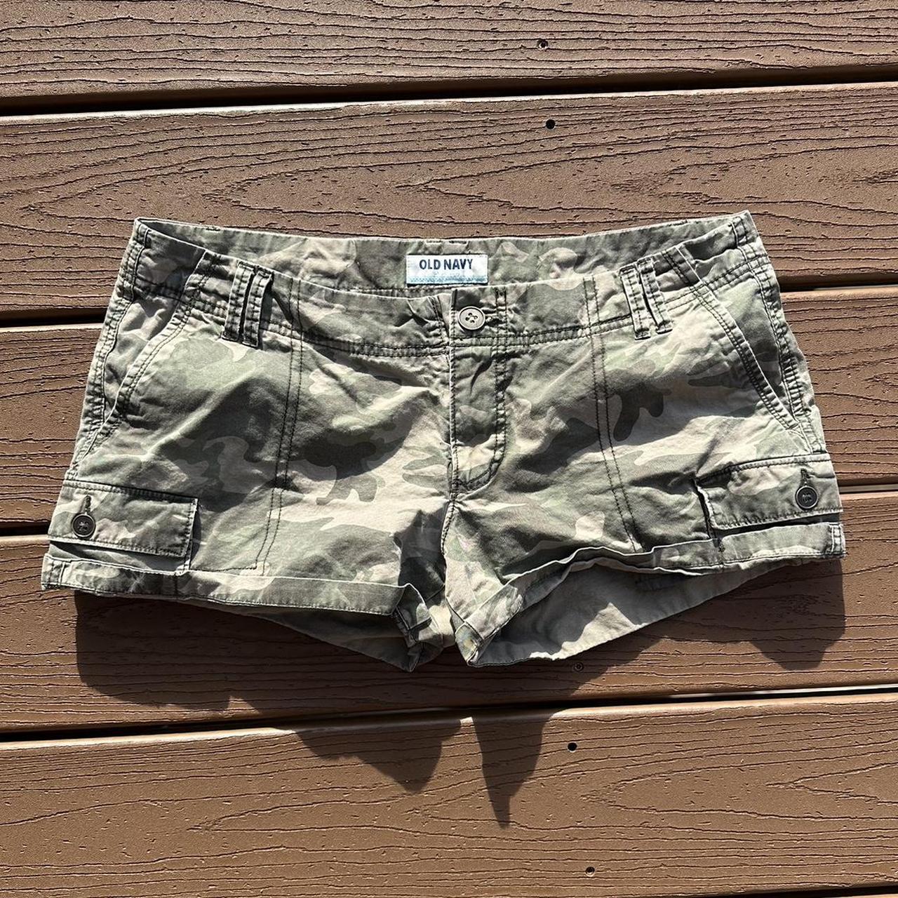 Womens camo shorts hot sale old navy