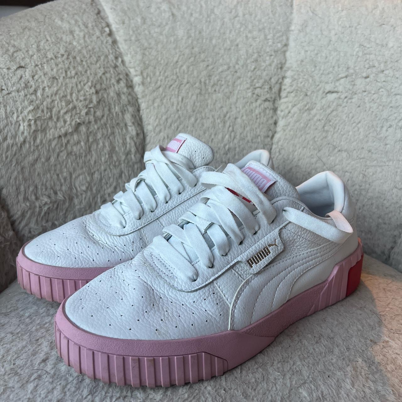 Pink and white pumas - Depop