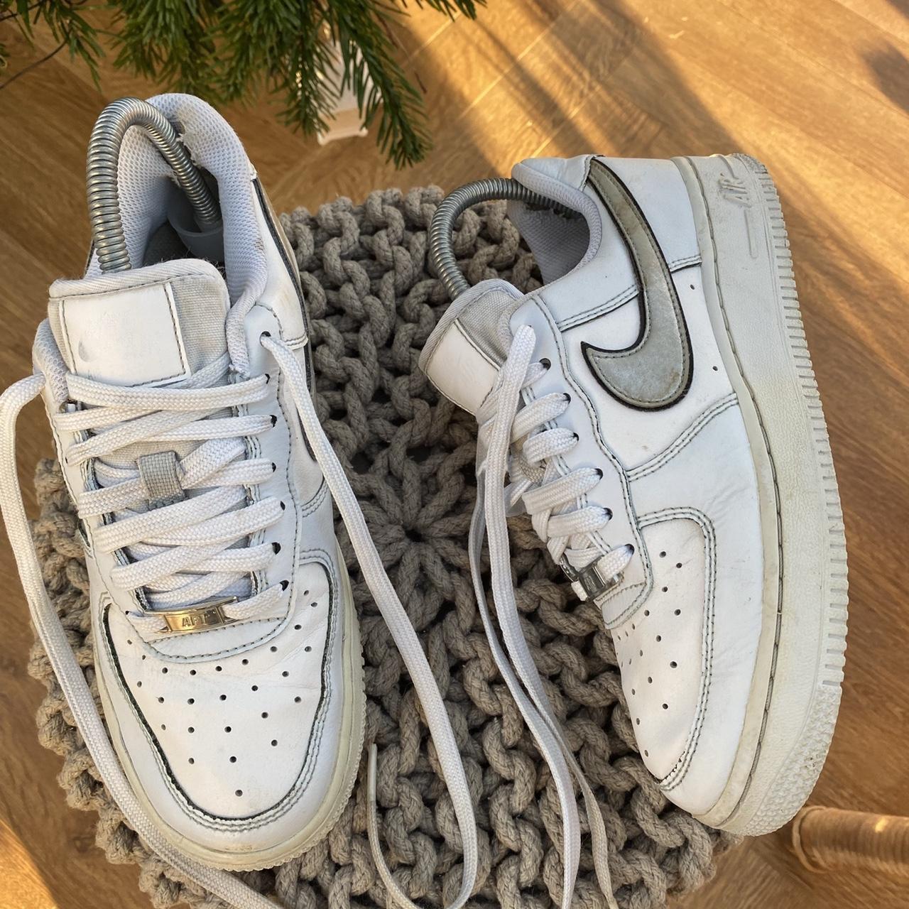 Nike Women's White and Silver Trainers | Depop