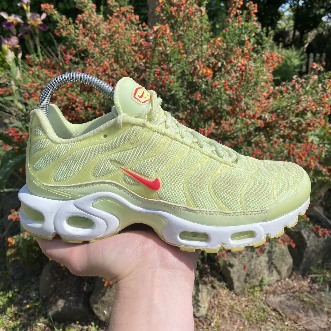 Air max plus barely volt best sale