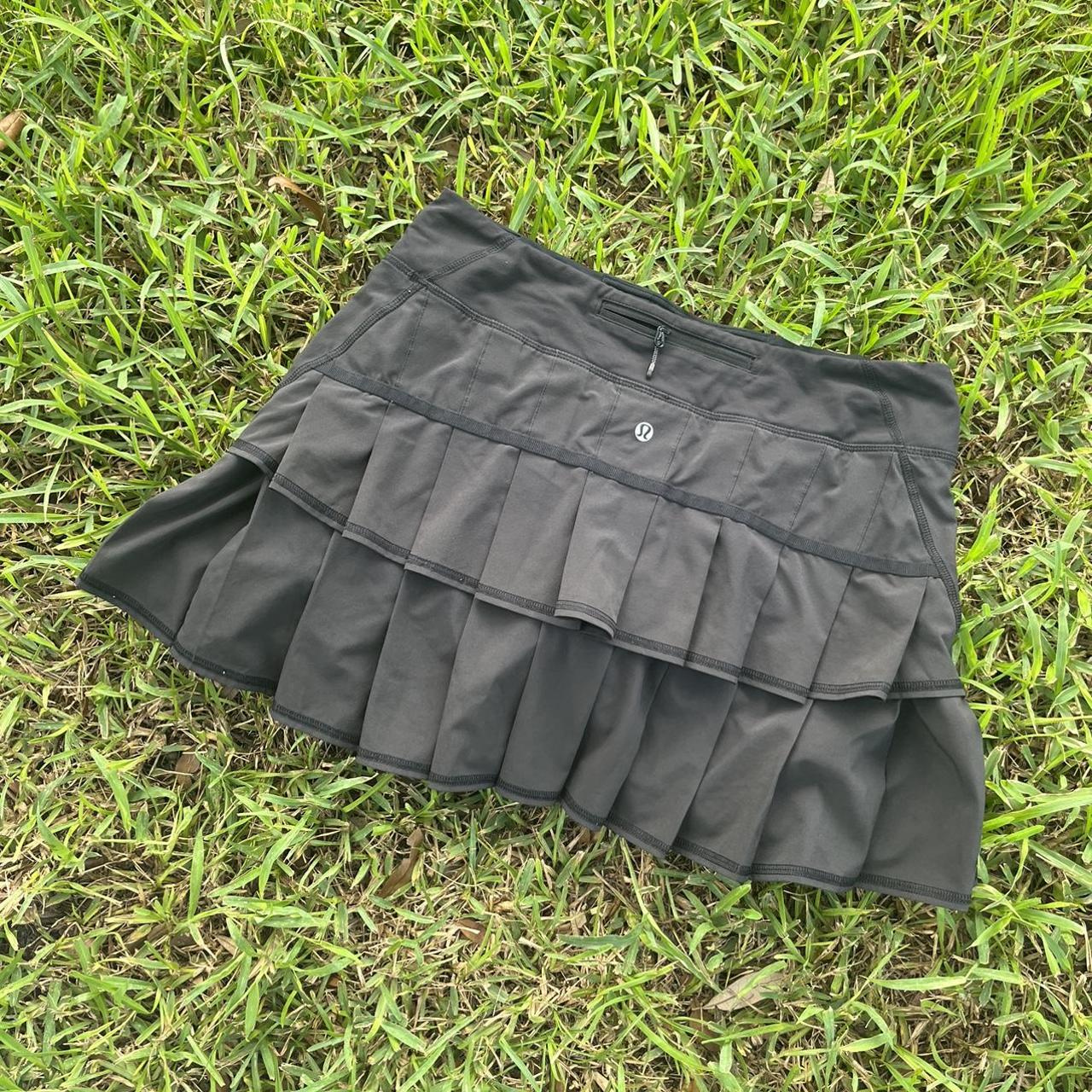 Lululemon Women's Run Pace Setter Running Ruffle Tennis Skirt Skort Size 6  Black