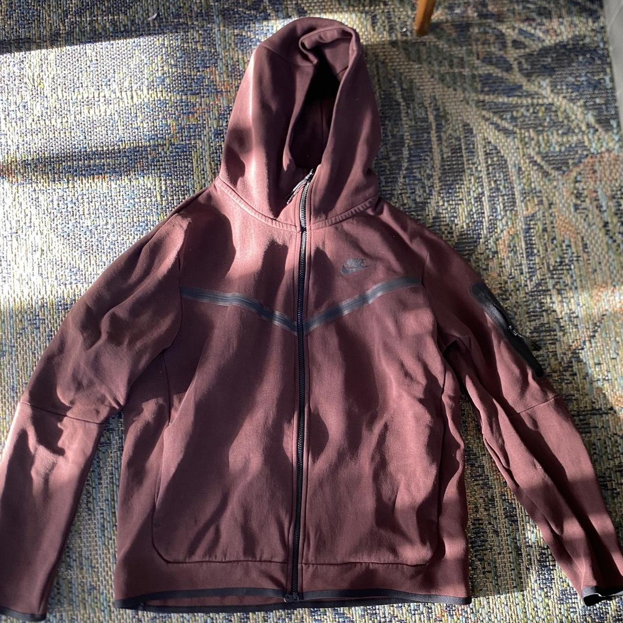 nike tech fleece hoodie burgundy