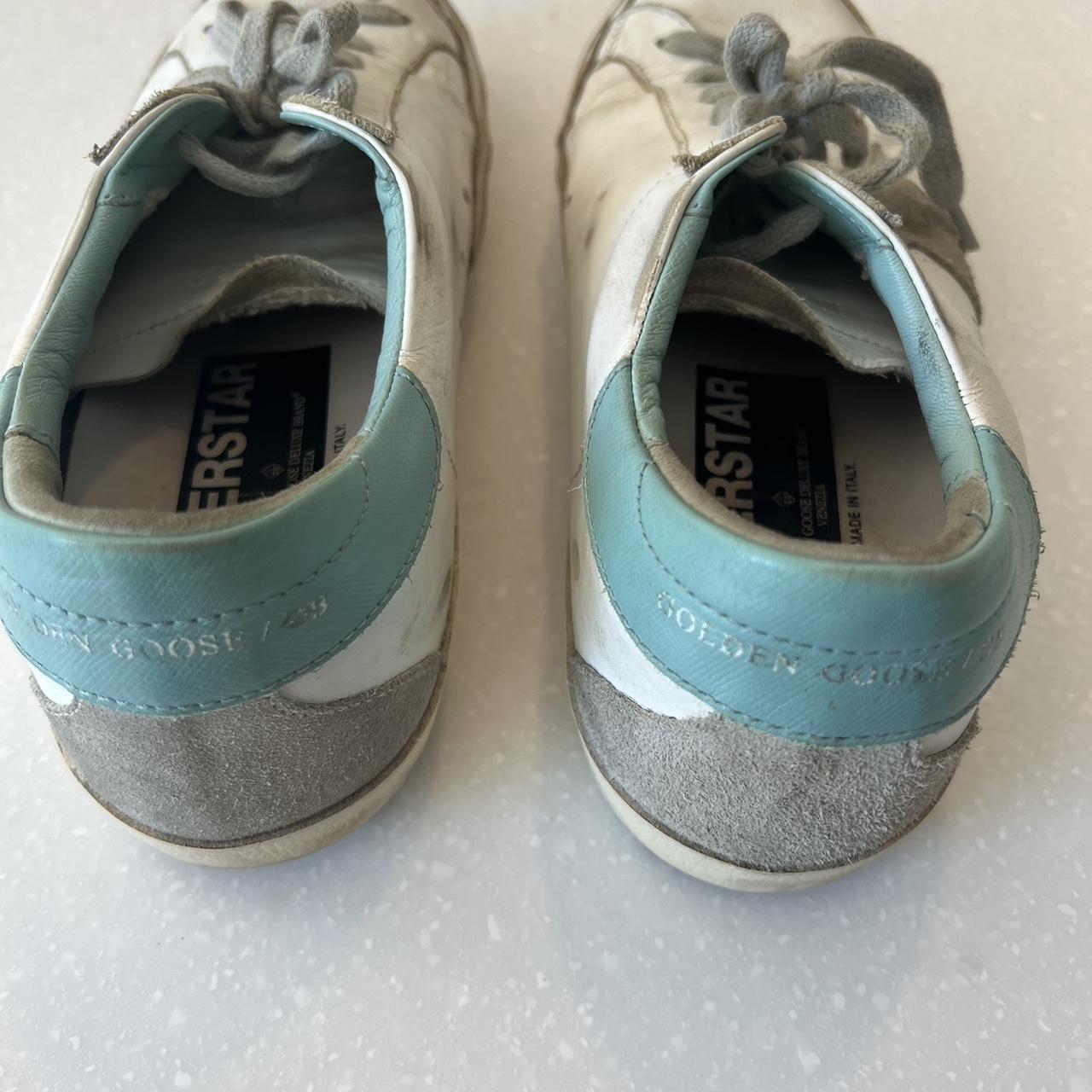 Golden Goose Women's White and Blue Trainers (3)