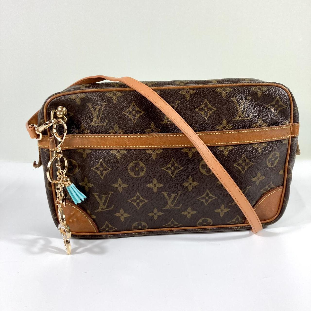 Louis Vuitton trocadero crossbody bag. It has an - Depop