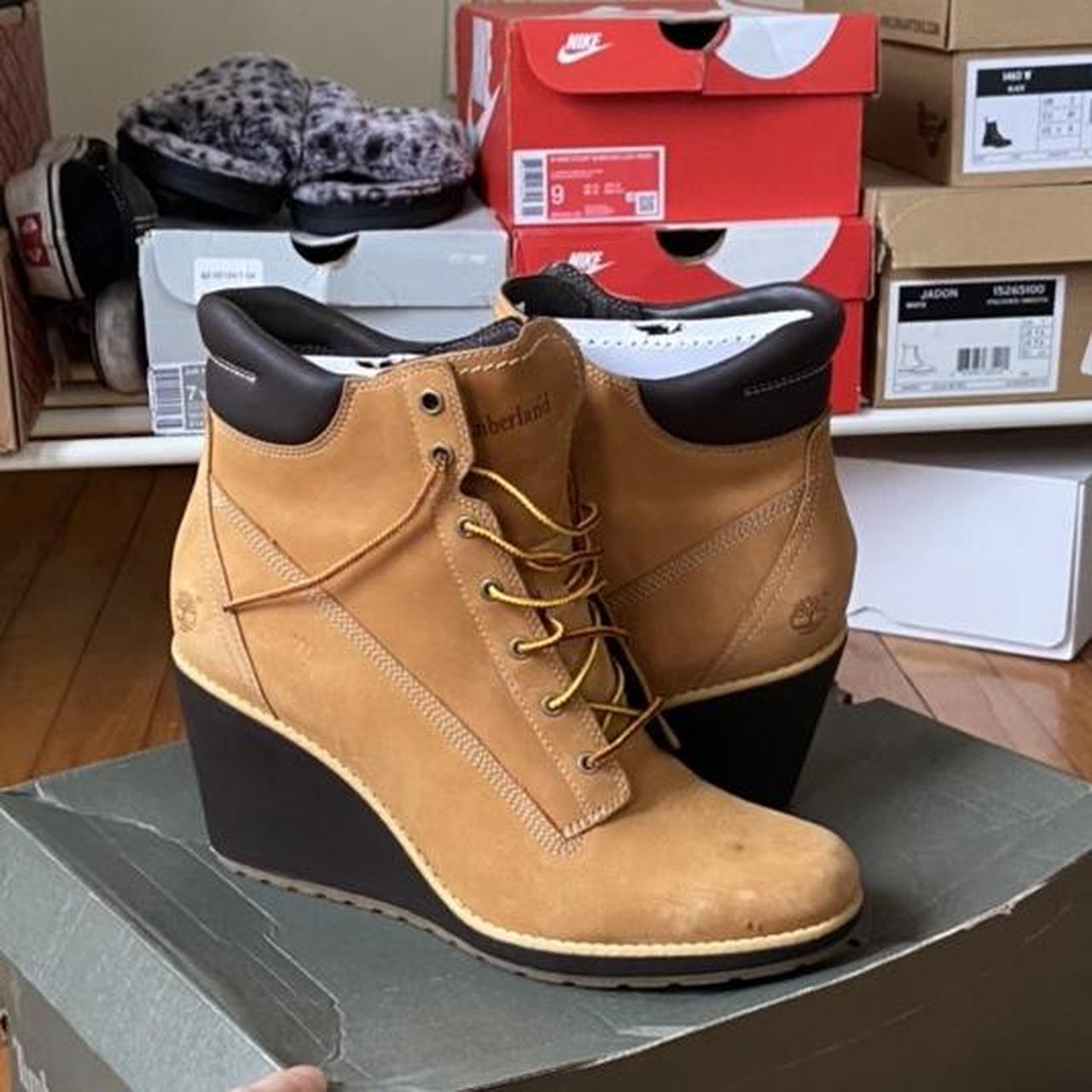 walking boots women timberland