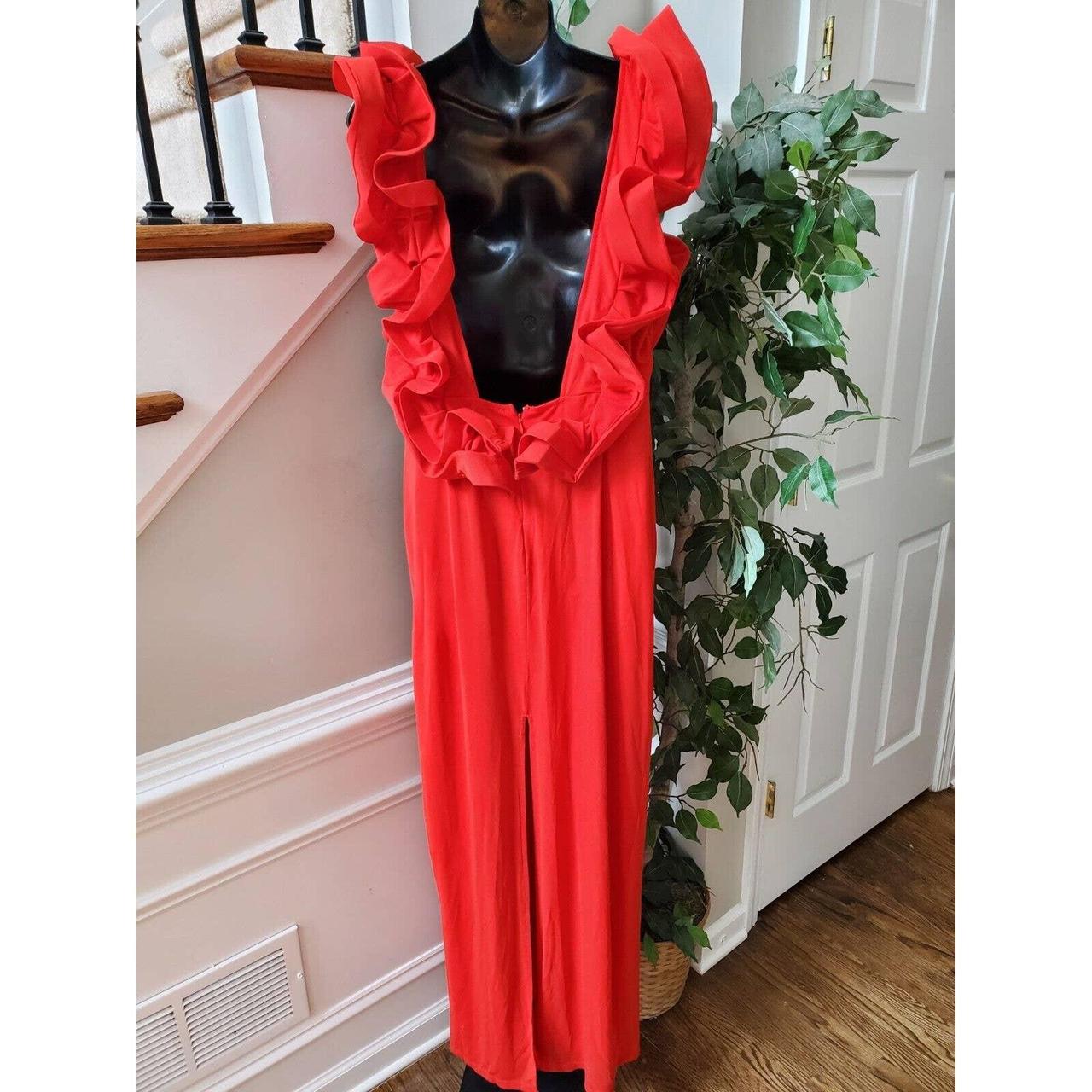 Fashion Nova Women's Red Polyester Round Neck - Depop