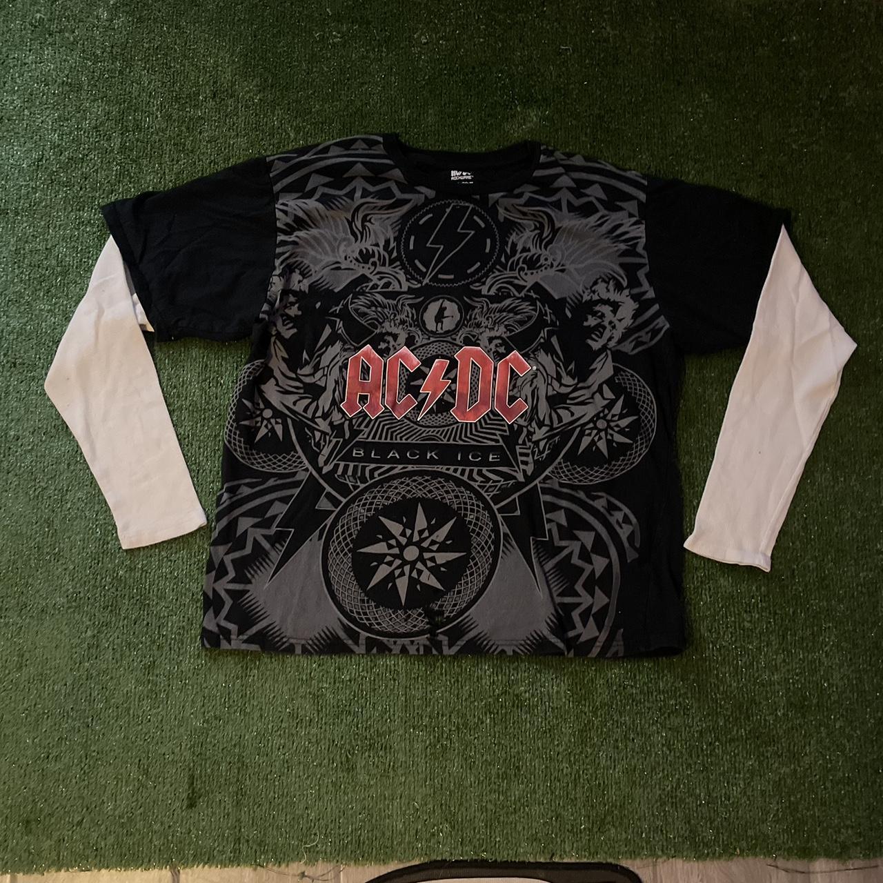 Super fye y2k style ac/dc shirt Love the front... - Depop