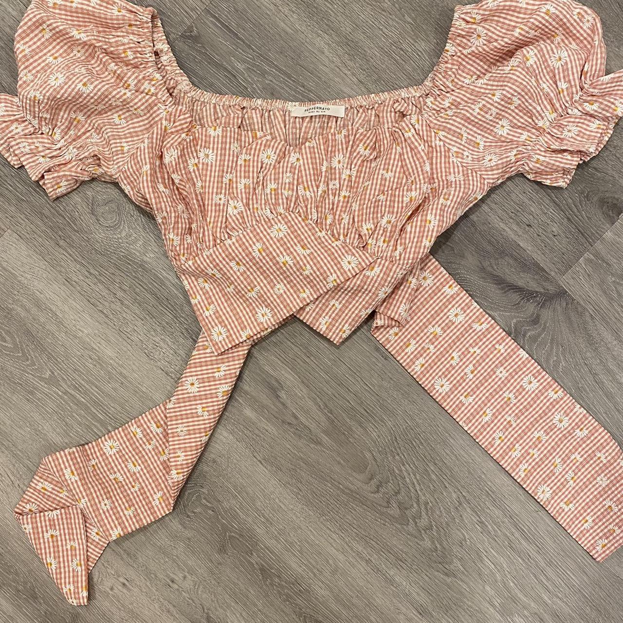 cropped pink puff sleeve top with daisy pattern ties... - Depop
