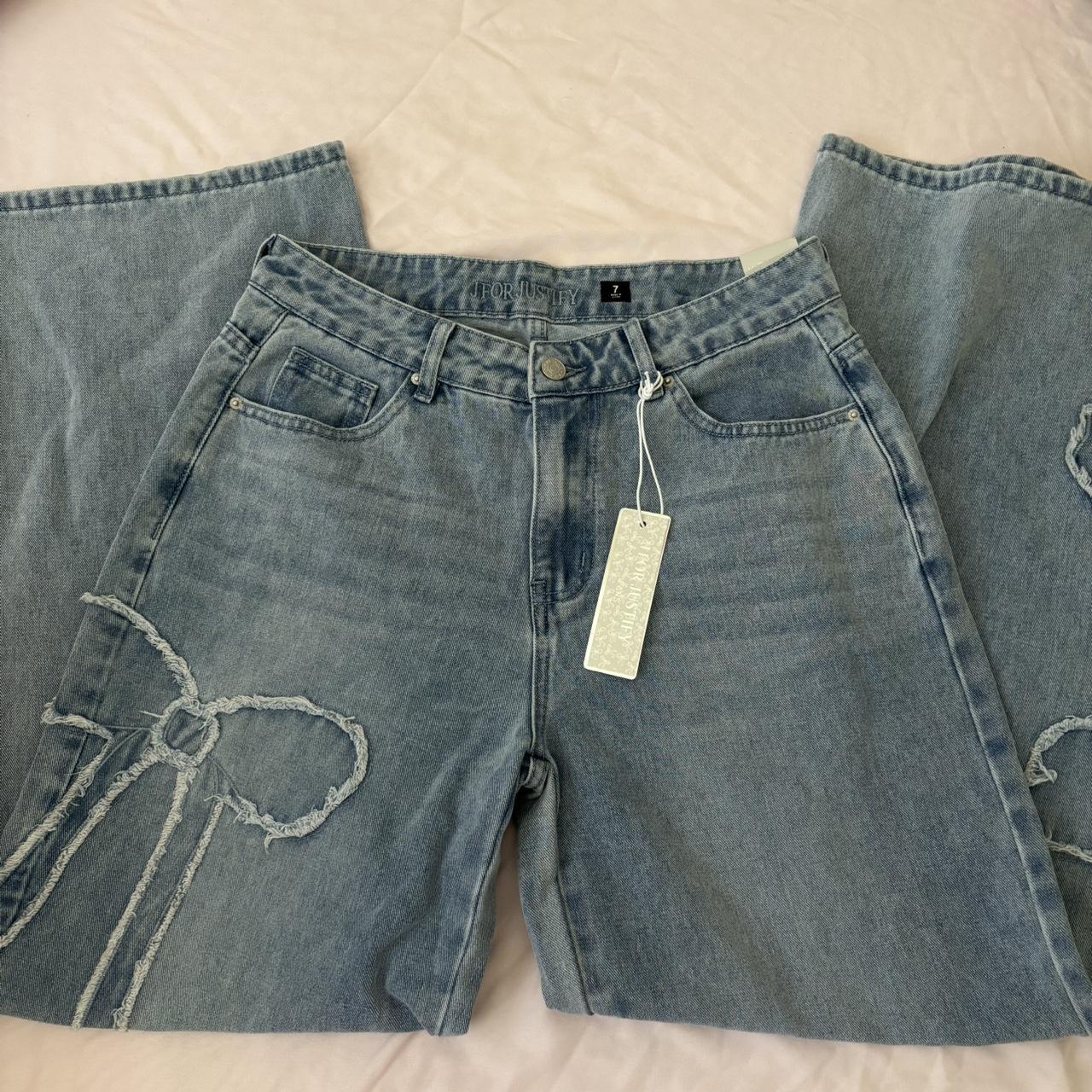 item listed by strawbrrry