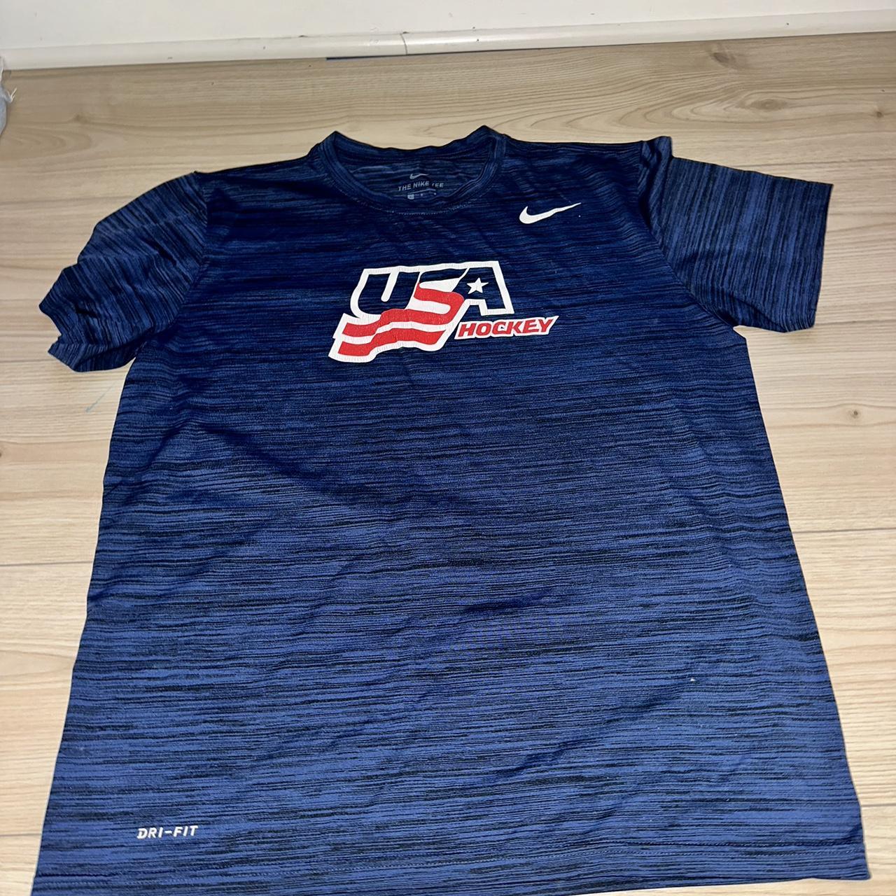 New Nike Women's The Nike Tee Size Extra Large - Depop