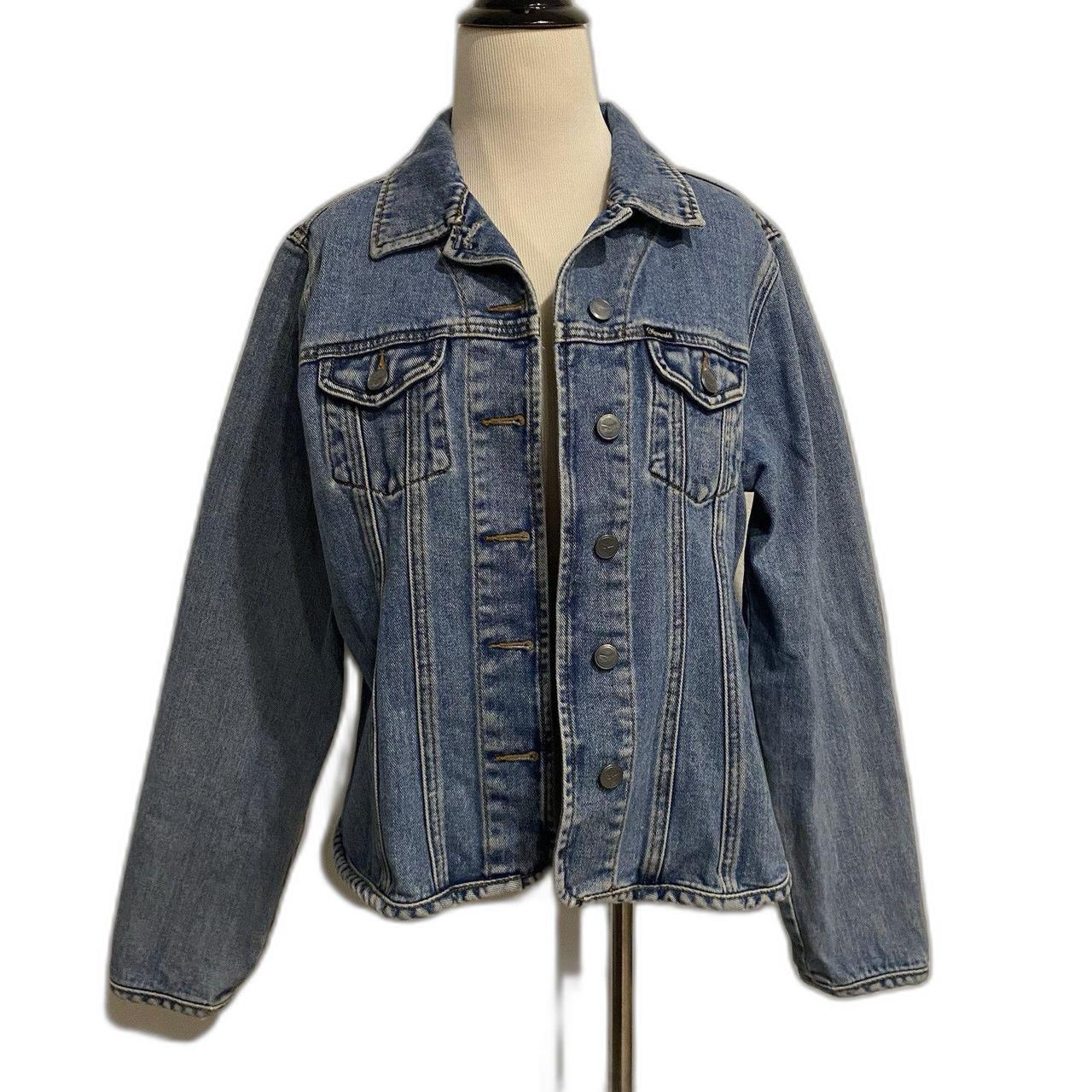 item listed by deannaaa