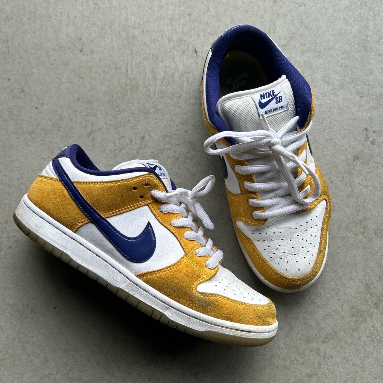 sb dunk laser orange