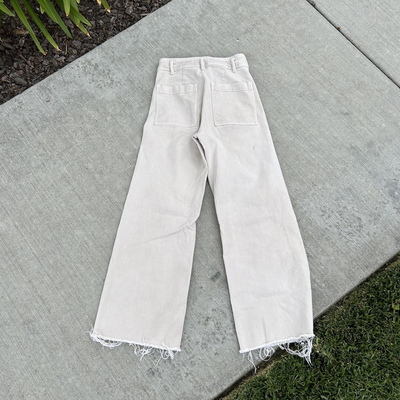 Zara Women's Cream Jeans Depop