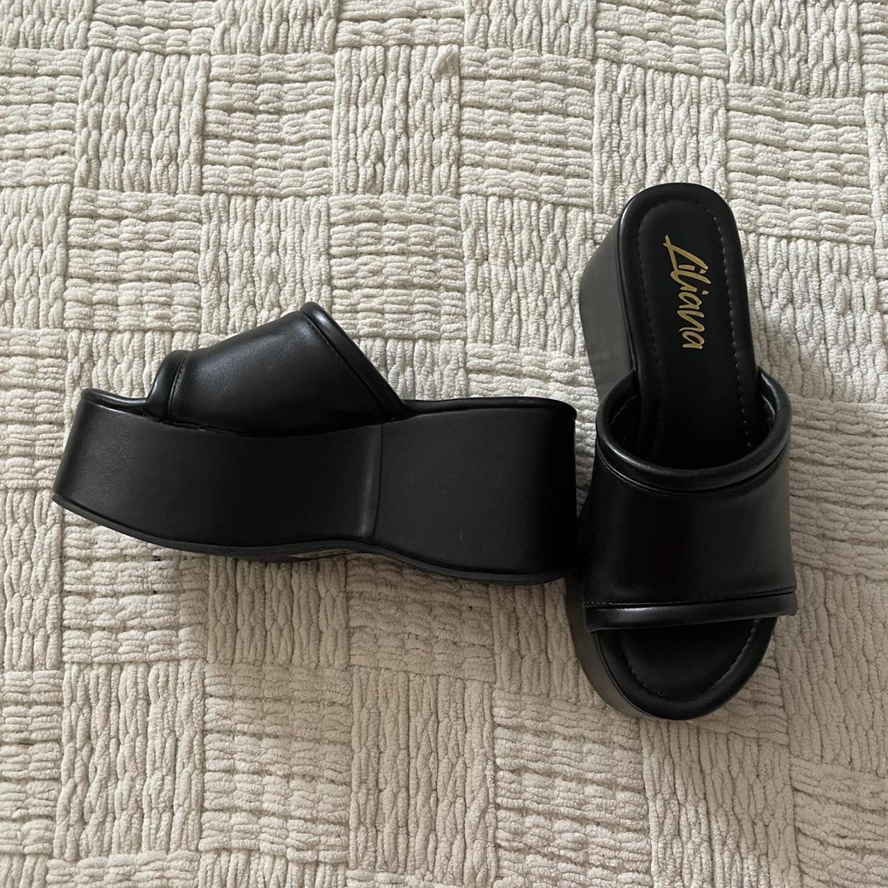 Steve Madden Women's Black Sandals | Depop