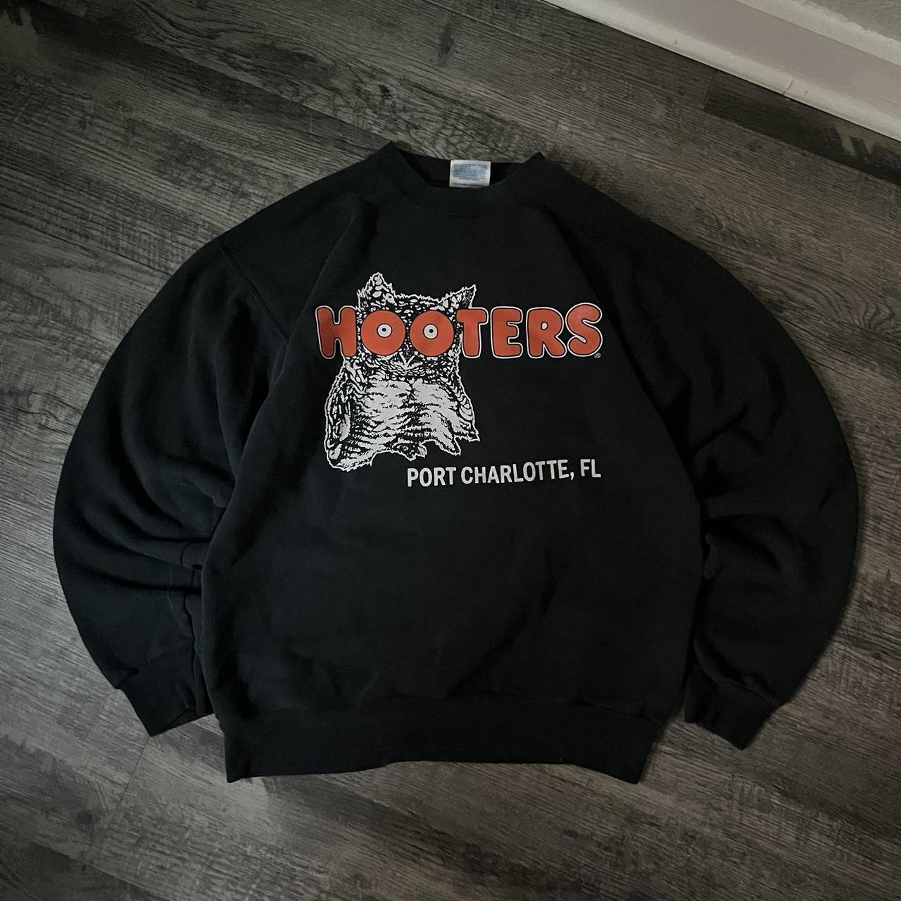 Vintage 90's outlets Hooters Crewneck Sweater Size XL