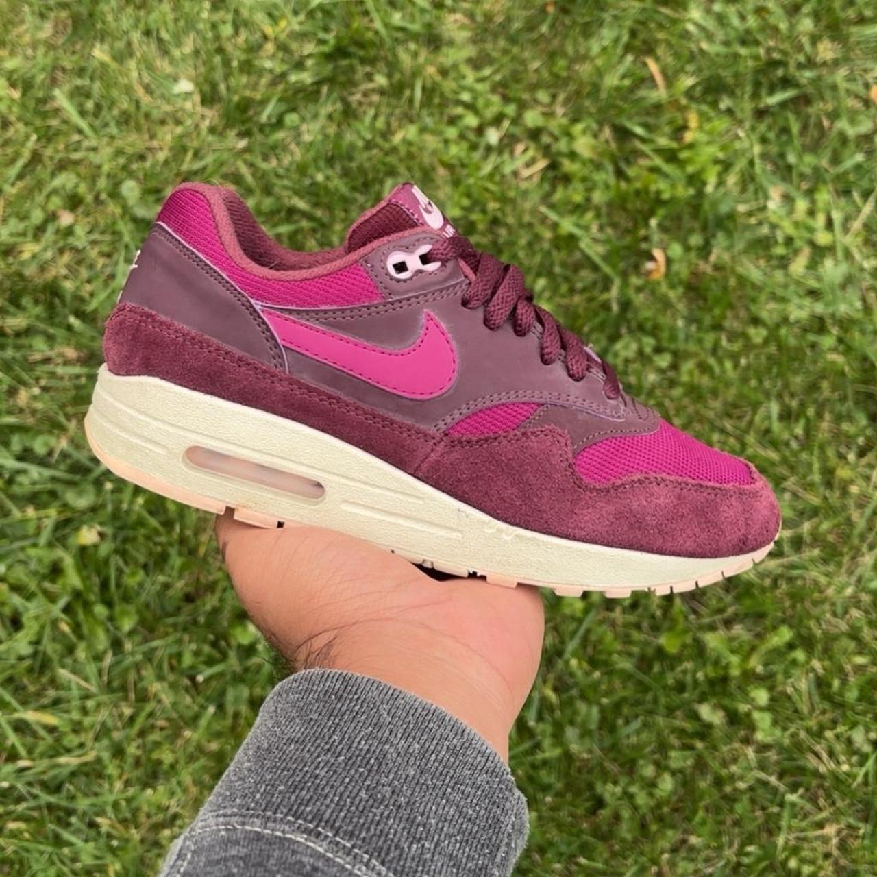 mens nike burgundy trainers