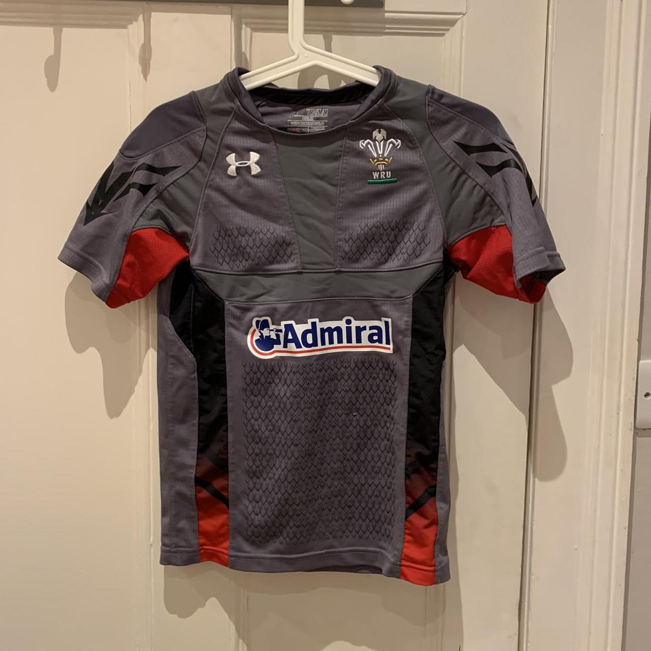 Under Armour Men's Grey and Red Tshirt Depop