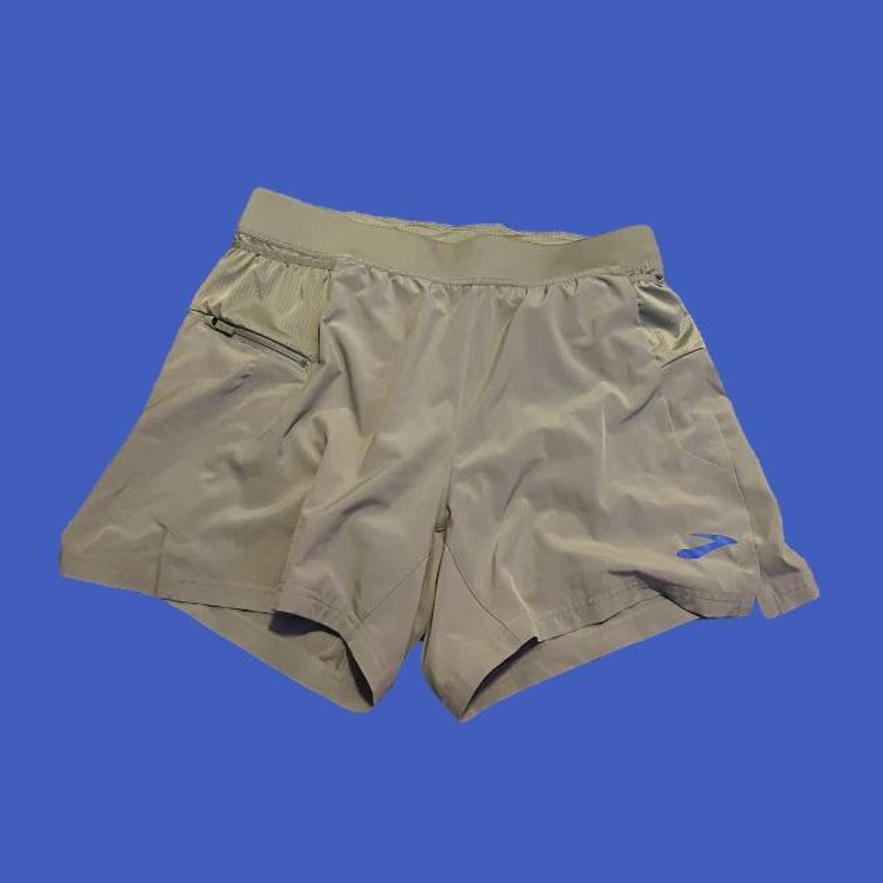 Brooks Women's Shorts Depop