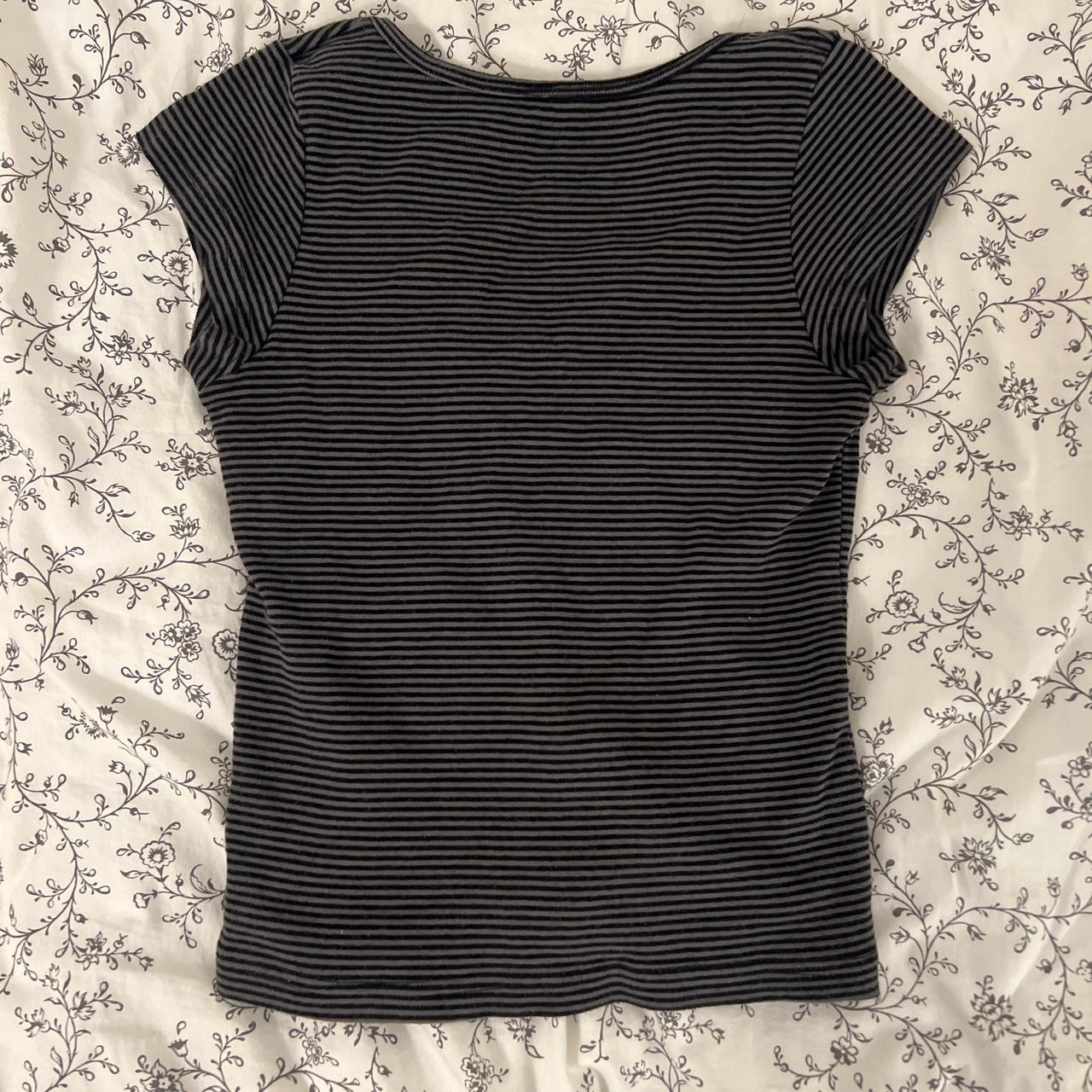 Brandy Melville Women's Black and Grey Shirt (2)