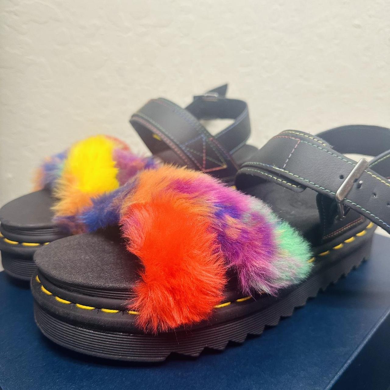 Dr martens voss fluffy flat couscous sandals